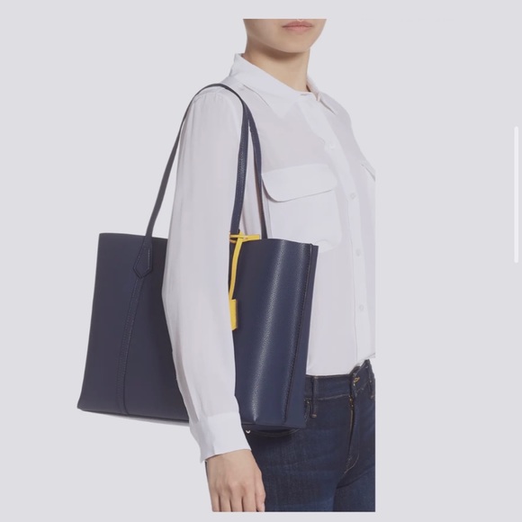 Perry Leather Tote
TORY BURCH - Picture 2 of 5